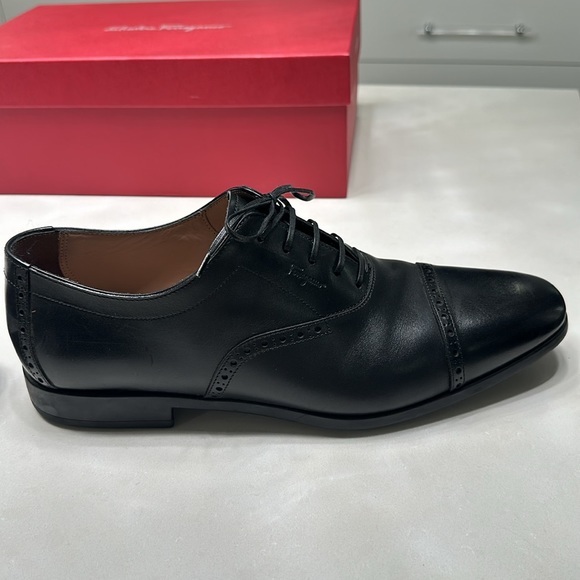 Salvatore Ferragamo Men’s Dress Shoe - Perfect Condition - Picture 11 of 11